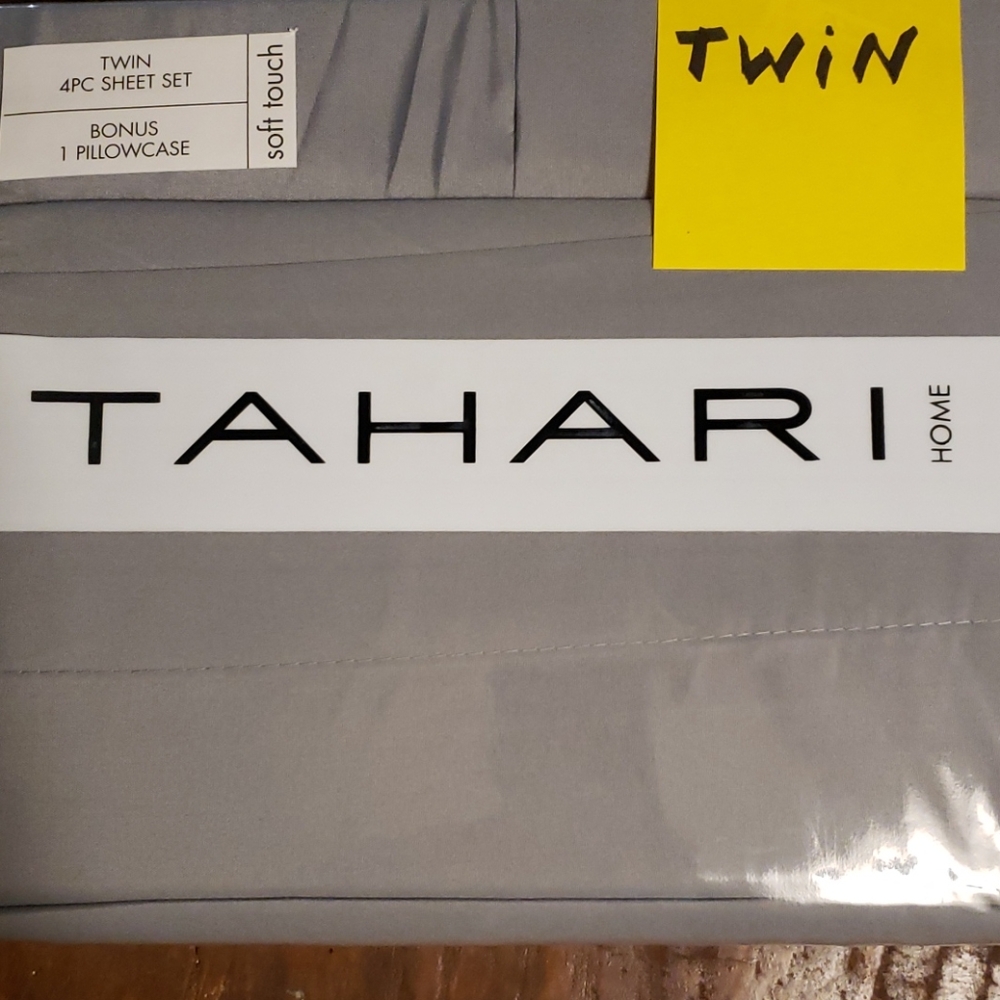 Tahari New Twin sheet set